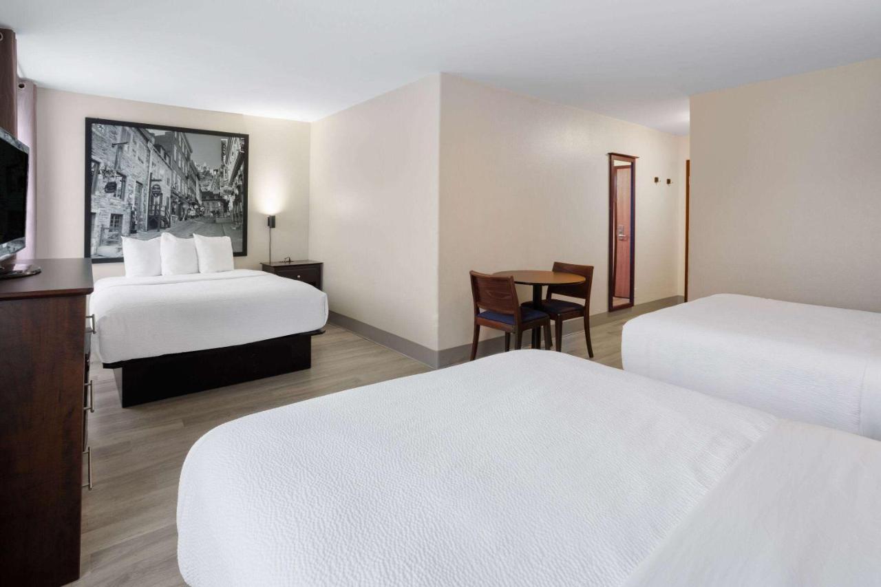 Super 8 By Wyndham Quebec City Luaran gambar