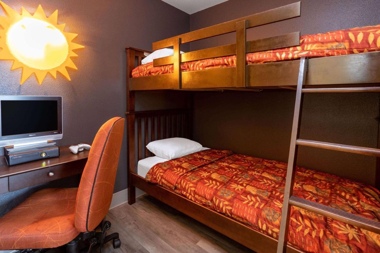 Super 8 By Wyndham Quebec City Luaran gambar