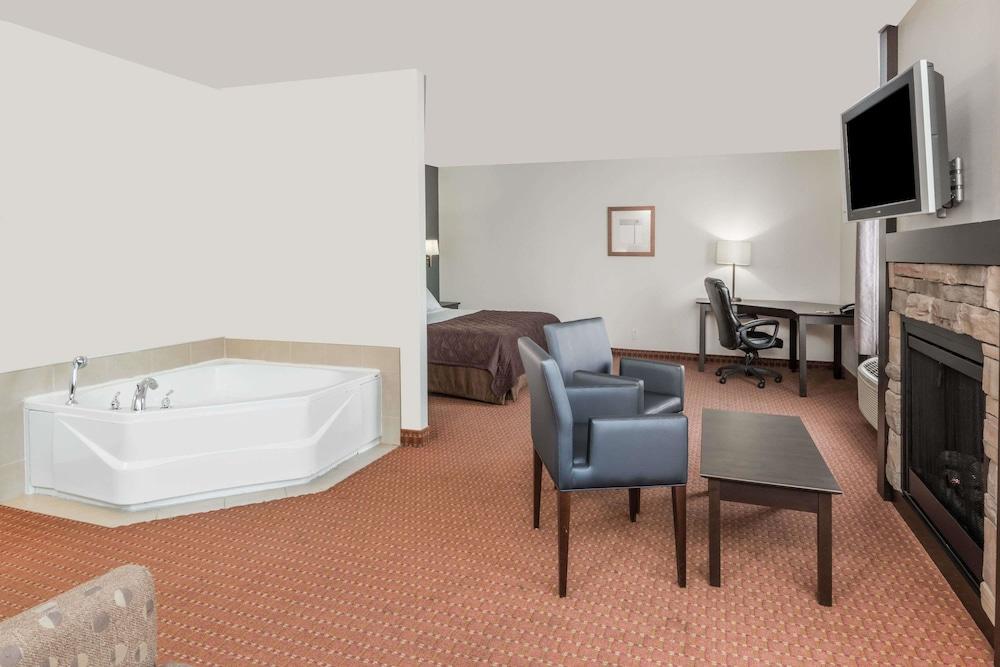 Super 8 By Wyndham Quebec City Luaran gambar