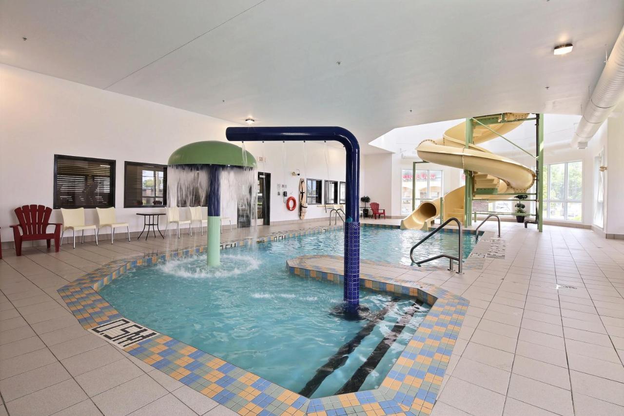Super 8 By Wyndham Quebec City Luaran gambar